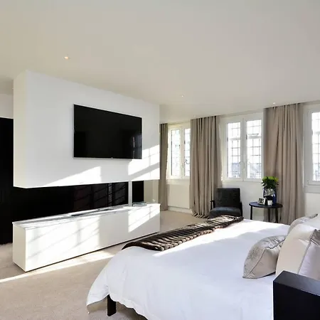 Modern Four Bedrooms Amsterdam
