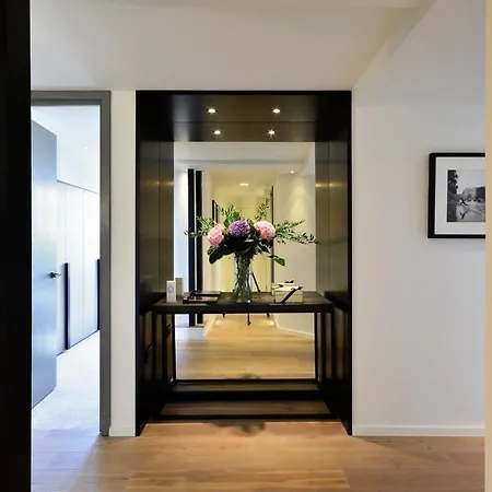 Apartment Modern Four Bedrooms